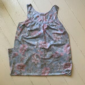 Vanity Fair Vintage Floral Nightgown size S